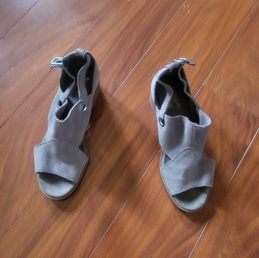 Koolaburra by UGG sandals, size 7